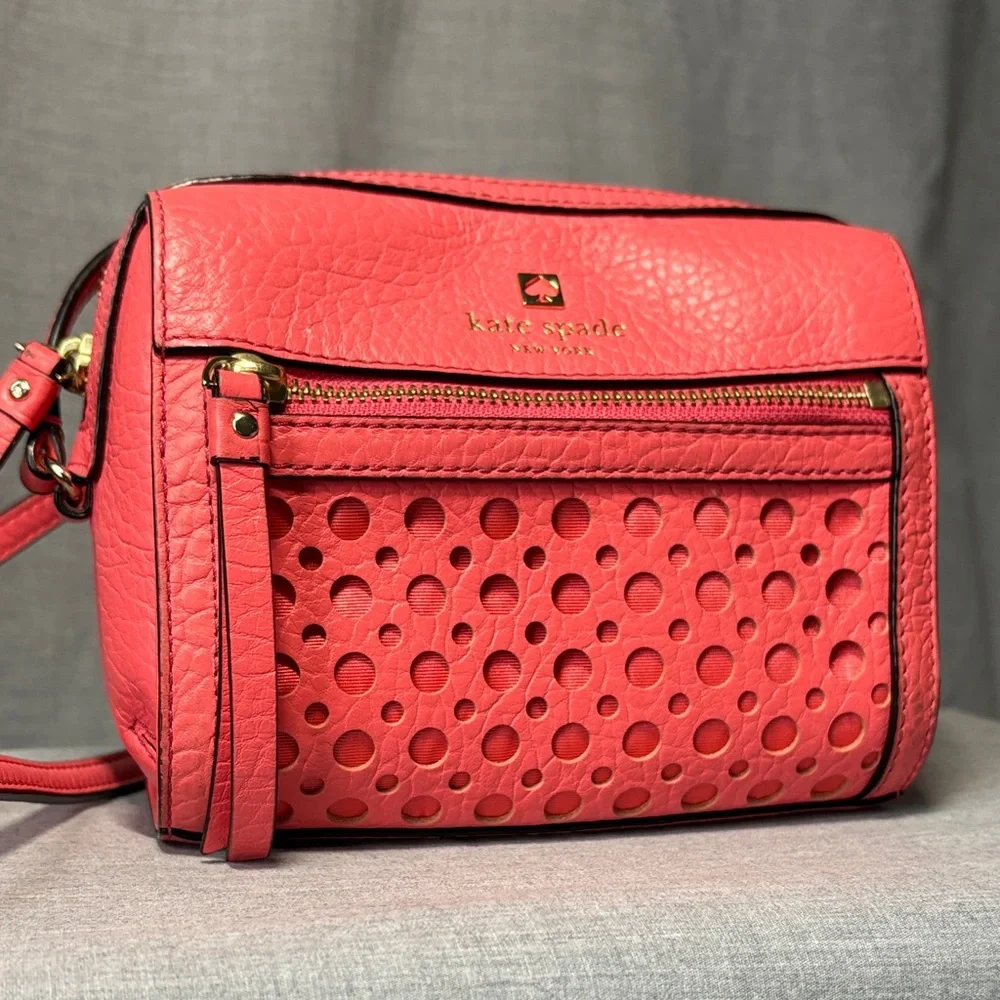 Kate Spade - Perri Lane Bubbles Leather Crossbody in Coral - excellent condition - Picture 3 of 8